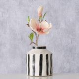 Vase Prymus  Black and White